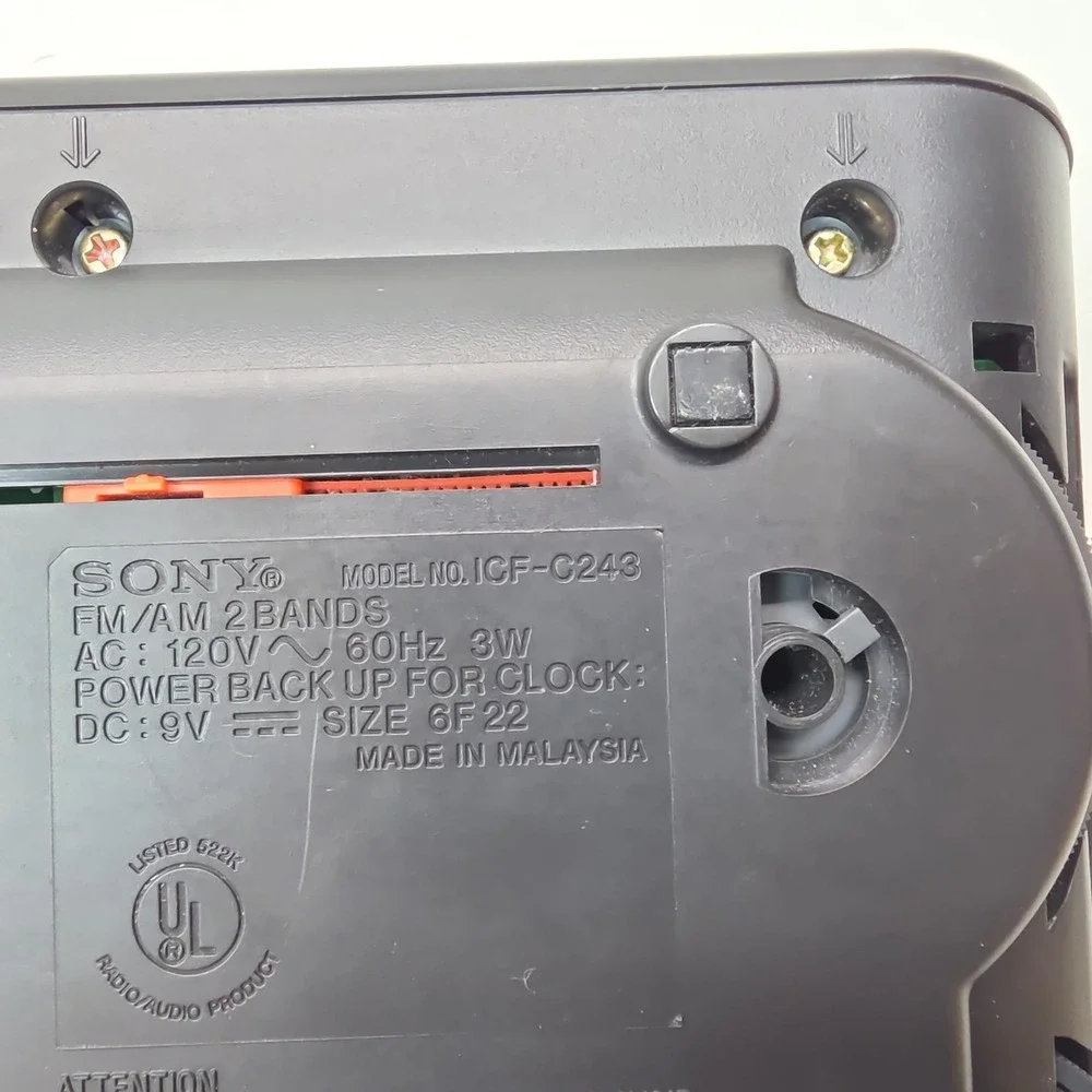 Sony ICF-C243 Dream Machine Clock‎ Radio - Large RED display, AM/FM, Works!